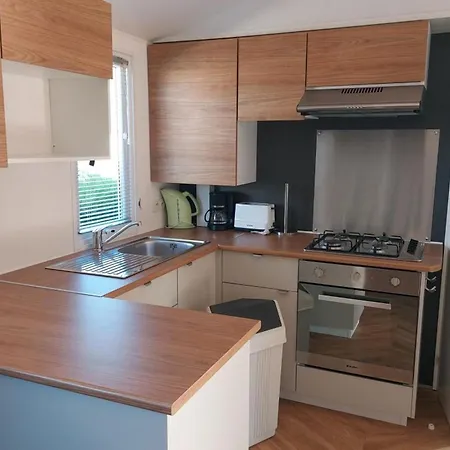 Mobil-home Confortable - 4 Pers. - Api-1-52-2562 *
